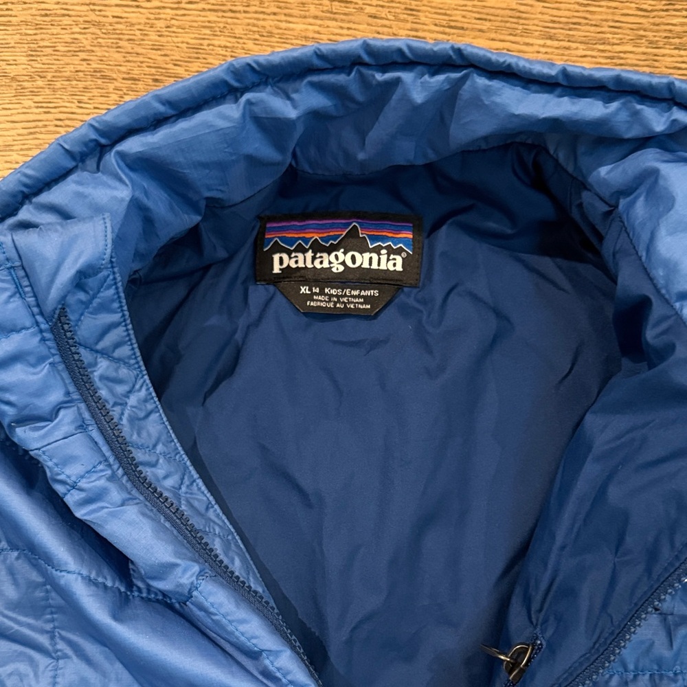 Patagonia Kids Electric Blue Puffer Jacket - Picture 2 of 6
